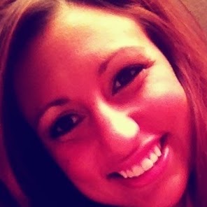 Nicole Rocha Photo 12