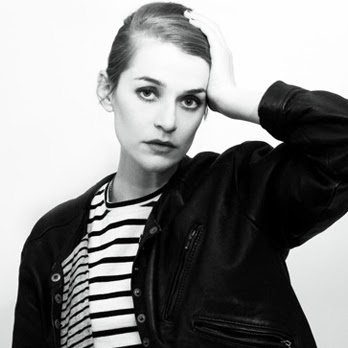 Rebecca Sommer Photo 25