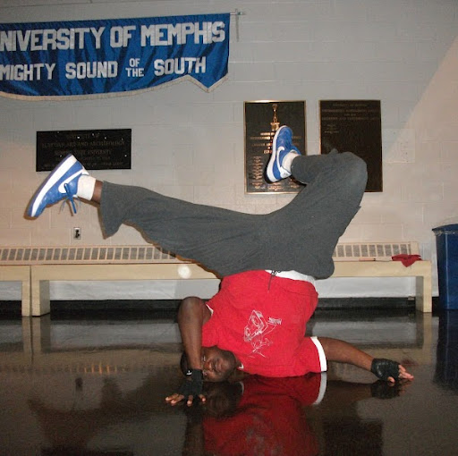 Victor Robinson Photo 3