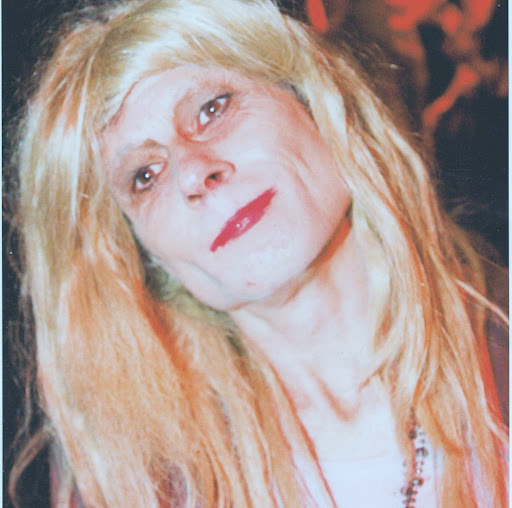 Crystal Andrews Photo 25