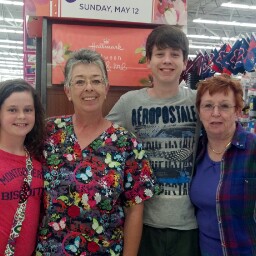 Teresa Maddox Photo 30