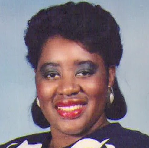 Lisa Webb Photo 7