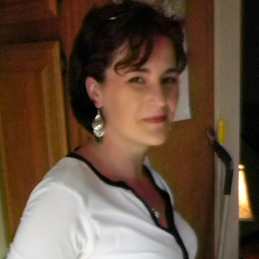 Christina Cooper Photo 9