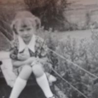 Lynda Russell Photo 39
