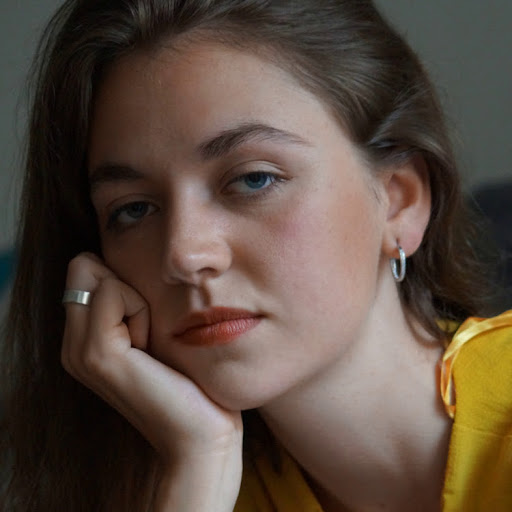 Laura Roper Photo 21
