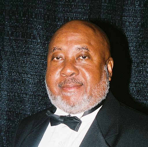 Robert Lemons Photo 32