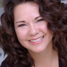 Michelle Ribadeneira Photo 7