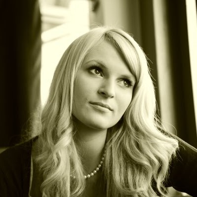 Julia Schulz Photo 33