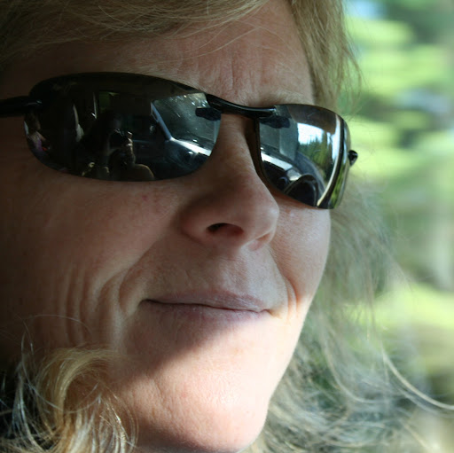 Carolyn Phillips Photo 29