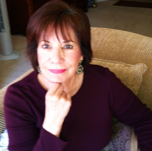 Loretta Martinez Photo 30