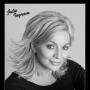 Julie Ingram Photo 40