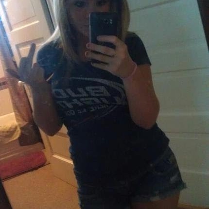 Sierra Walker Photo 24