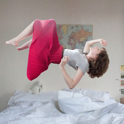 Sarah Raymond Photo 32