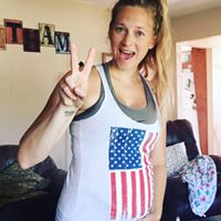 Sarah Fogle Photo 34
