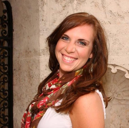 Erica Lowe Photo 24