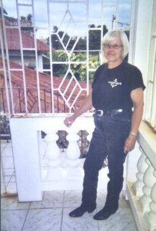 Gloria Thompson Photo 32