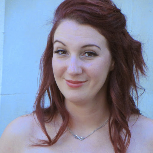 Victoria Farrell Photo 23
