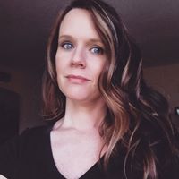 Sara Heim Photo 10