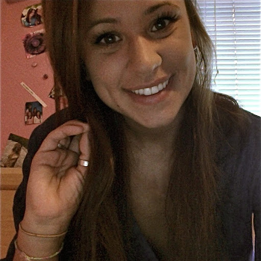 Samantha Calhoun Photo 11