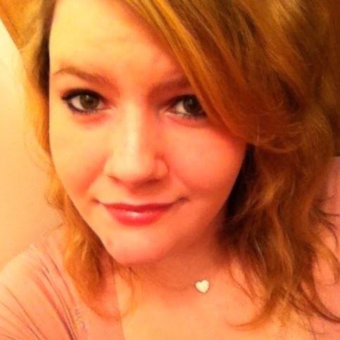 Elizabeth Aaron Photo 15