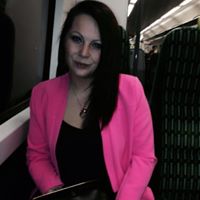 Suzanne Davies Photo 39