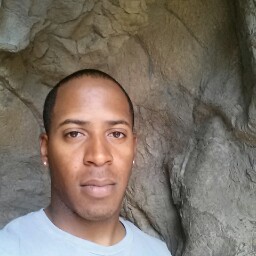 Derrick Sharp Photo 5