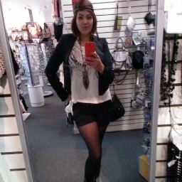 Lori Lopez Photo 3