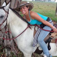 Deisy Salinas Photo 12