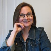 Julie Frazier Photo 15