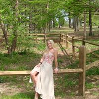 Angela Lind Photo 9