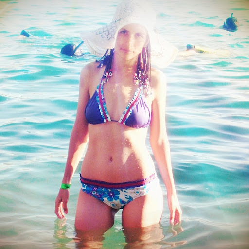 Alice Acosta Photo 33