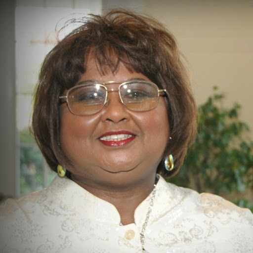Sandra Yates Photo 16