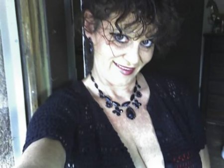 Debra Guthrie Photo 10