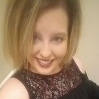 Elizabeth Huggins Photo 23