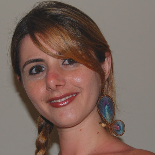 Viviane Figueiredo Photo 12