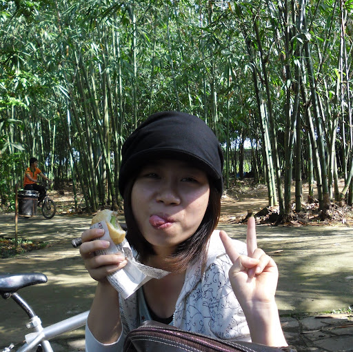 Oanh Nguyen Photo 23