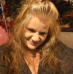 Melissa Emerson Photo 38