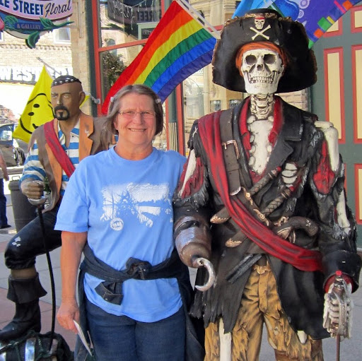 Linda Gustafson Photo 25