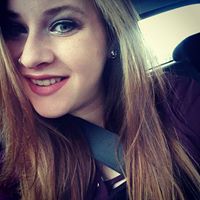 Emily Carey Photo 35