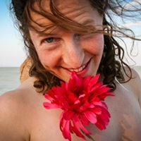 Sarah Winer Photo 5