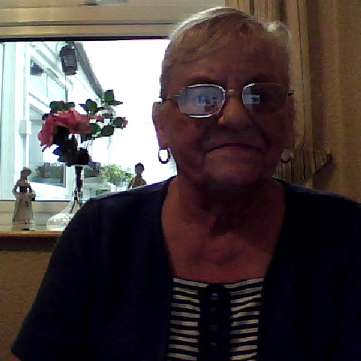 Sandra Rayner Photo 16