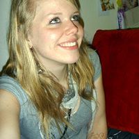 Laura Williamson Photo 31
