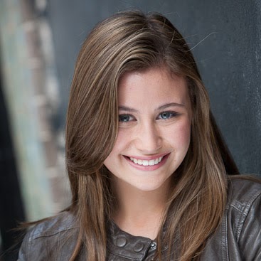 Courtney Naughton Photo 3