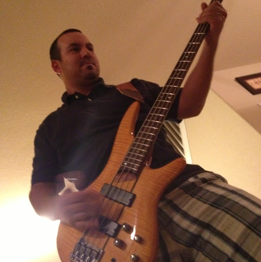 Adrian Solis Photo 35