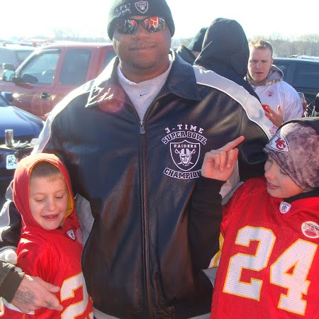 Jerry Sanders Photo 22