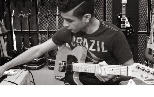 Brian Rodrigues Photo 32