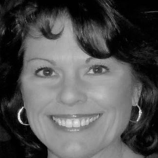 Denise Lloyd Photo 23
