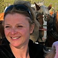 Julia Mitchell Photo 42