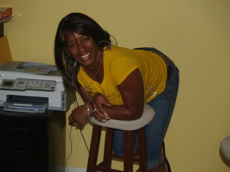 Michelle Dixon Photo 30