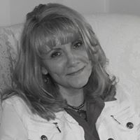 Teri Hawkins Photo 11